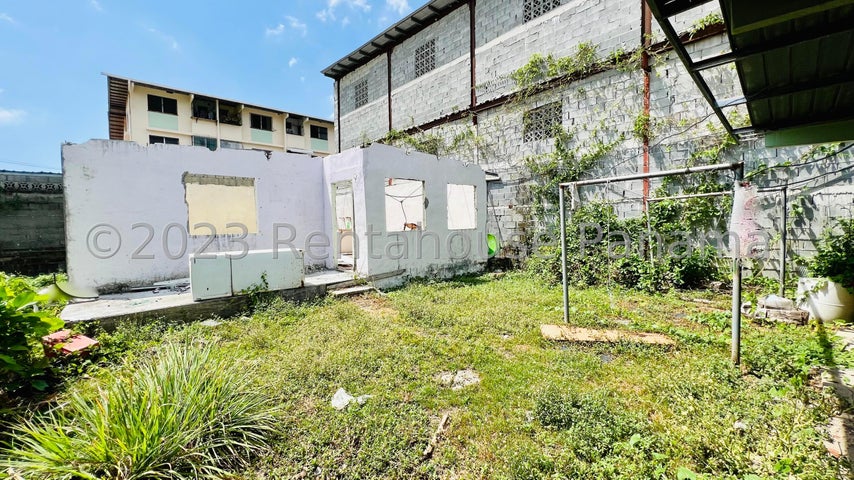 Prime Lot in Parque Lefevre